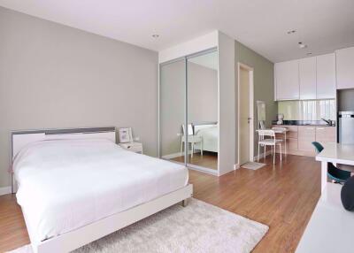 Studio bed Condo in Circle Condominium Ratchathewi District C07225