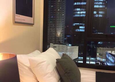 2 bed Condo in Life Asoke Huai Khwang District C07212