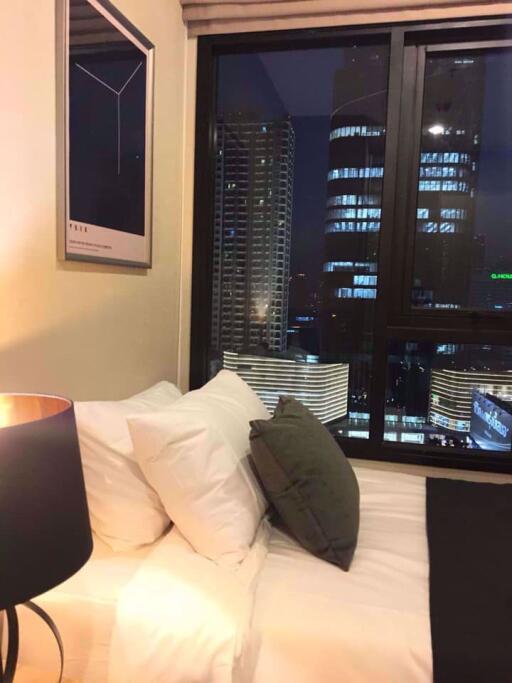 2 bed Condo in Life Asoke Huai Khwang District C07212