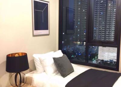 2 bed Condo in Life Asoke Huai Khwang District C07212