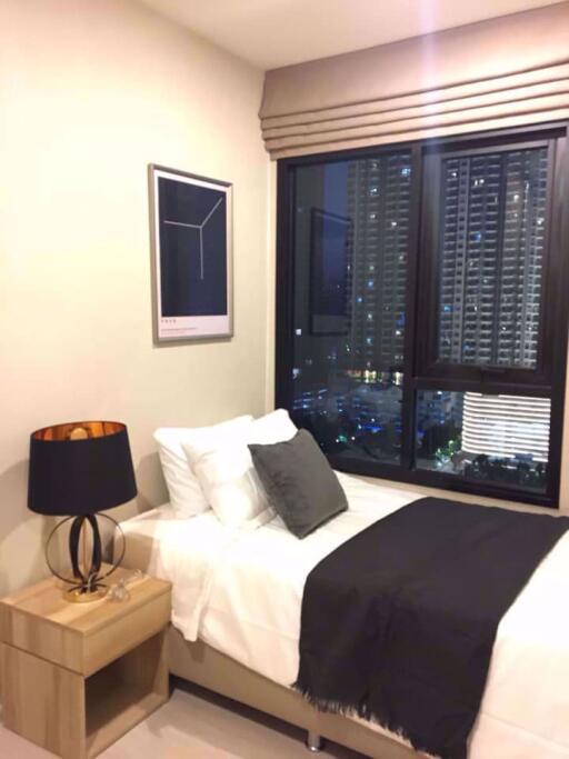 2 bed Condo in Life Asoke Huai Khwang District C07212