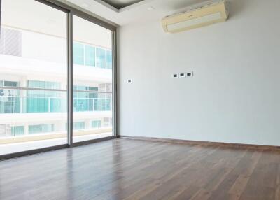 2 Bedrooms The Peak Towers Condo for Sale