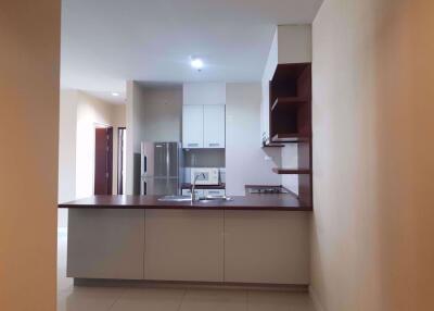 2 bed Condo in Sukhumvit City Resort Watthana District C07206