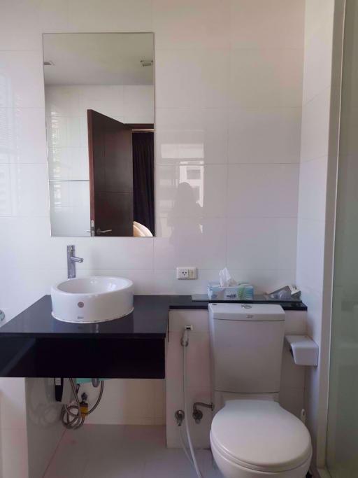 2 bed Condo in Sukhumvit City Resort Watthana District C07206