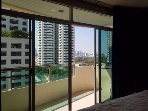 2 bed Condo in Sukhumvit City Resort Watthana District C07206