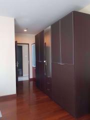 2 bed Condo in Sukhumvit City Resort Watthana District C07206