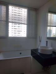 2 bed Condo in Sukhumvit City Resort Watthana District C07206