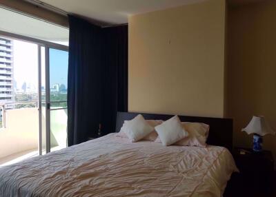 2 bed Condo in Sukhumvit City Resort Watthana District C07206