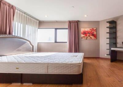 2 bed Condo in Sathorn Gardens Thungmahamek Sub District C07176