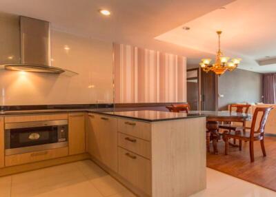 2 bed Condo in Sathorn Gardens Thungmahamek Sub District C07176