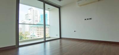 Studio Condo for Sale at The Peak Tower