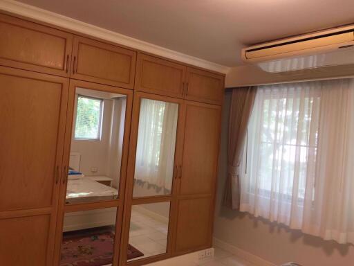 2 bed Condo in Raintree Villa Watthana District C07148