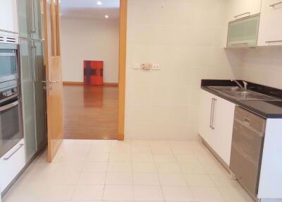 3 bed Condo in GM Height Khlongtoei Sub District C07140