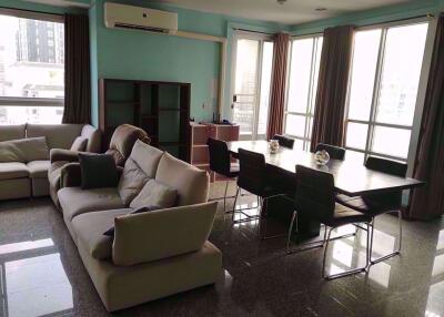 2 bed Condo in Pathumwan Resort Ratchathewi District C07135