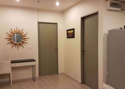 2 bed Condo in Life Ratchadapisek Huai Khwang District C07101