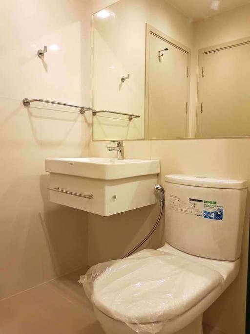 2 ห้องนอน, 1 ห้องน้ำ คอนโด ราคา ฿ 24,000/เดือน