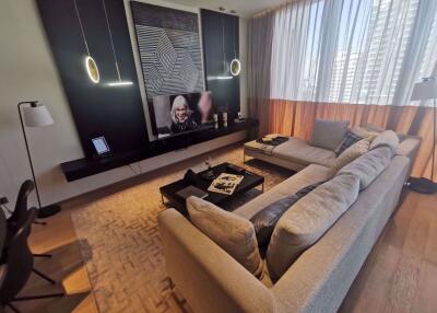 2 bed Condo in BEATNIQ Sukhumvit 32 Khlongtan Sub District C07065