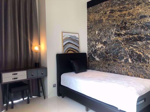 2 bed Condo in BEATNIQ Sukhumvit 32 Khlongtan Sub District C07039