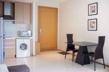 1 bed Condo in The Emporio Place Khlongtan Sub District C07028