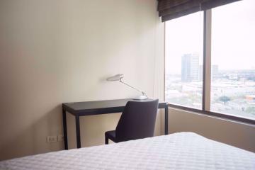 1 bed Condo in The Emporio Place Khlongtan Sub District C07028