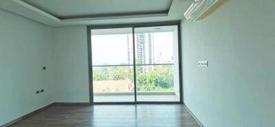 Studio in The Peak Towers for Sale