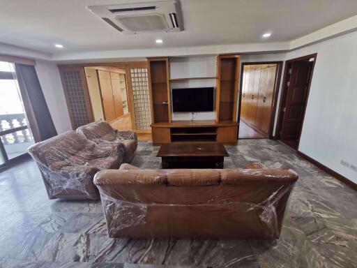 3 bed Condo in Royal Castle Watthana District C06978