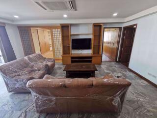 3 bed Condo in Royal Castle Watthana District C06978