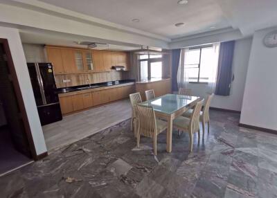 3 bed Condo in Royal Castle Watthana District C06978