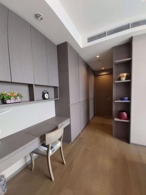 1 bed Condo in The Diplomat Sathorn Silom Sub District C06952