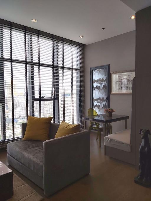 1 bed Condo in The Diplomat Sathorn Silom Sub District C06952