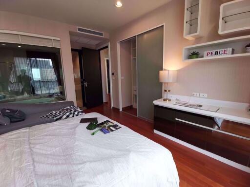 2 bed Condo in The Address Chidlom Lumphini Sub District C06932