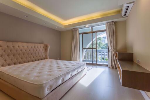 3 bed Condo in Royal Castle Khlong Tan Nuea Sub District C06899