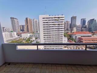 2 bed Condo in Sethiwan Residence Khlong Toei Nuea Sub District C06896