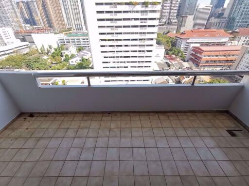 2 bed Condo in Sethiwan Residence Khlong Toei Nuea Sub District C06896