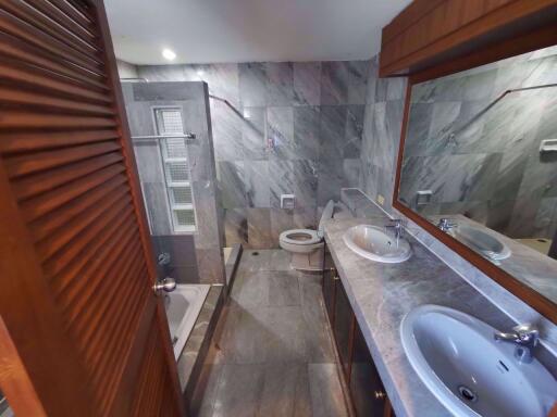 2 ห้องนอน, 3 ห้องน้ำ คอนโด ราคา ฿ 47,000/เดือน
