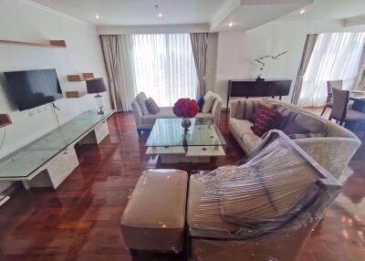 3 bed Condo in Grand 39 Tower Khlong Tan Nuea Sub District C06892