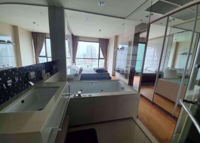 1 bed Condo in The Address Sathorn Silom Sub District C06886