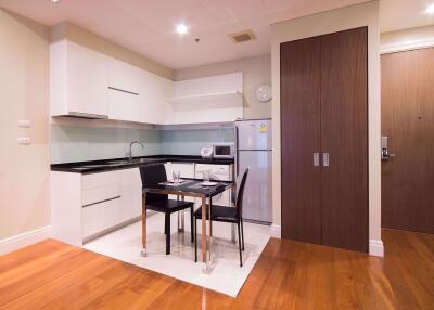 1 bed Condo in Bright Sukhumvit 24 Khlongtan Sub District C06885