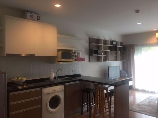 1 bed Condo in The Seed Musee Khlongtan Sub District C06880