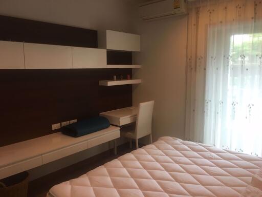 1 bed Condo in The Seed Musee Khlongtan Sub District C06880