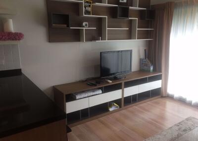 1 bed Condo in The Seed Musee Khlongtan Sub District C06880