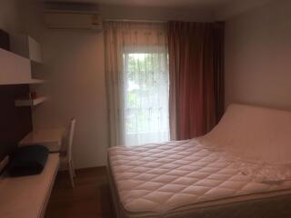 1 bed Condo in The Seed Musee Khlongtan Sub District C06880