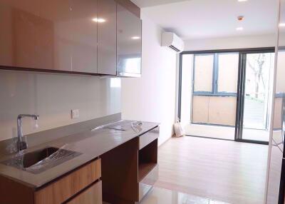 1 bed Condo in Taka Haus Ekamai 12 Watthana District C06879