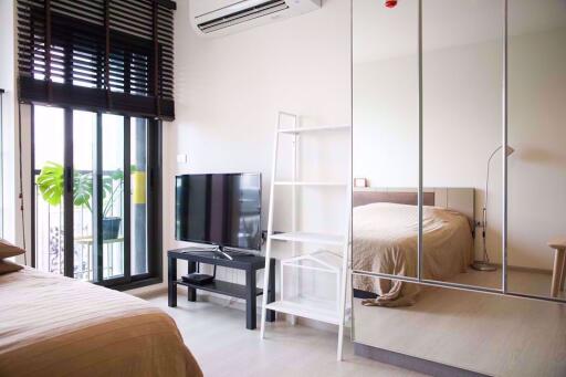 Studio bed Condo in Rhythm Sukhumvit 36-38 Phra Khanong Sub District C06869