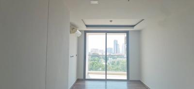 Unfurnished 1 Bed for Sale at The Peak Towers