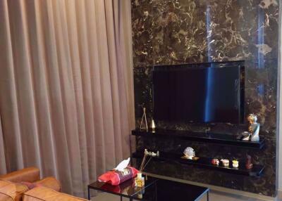 1 bed Condo in The Esse at Singha Complex Khlong Toei Nuea Sub District C06797
