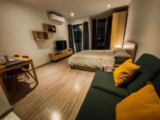 Studio bed Condo in RHYTHM Ekkamai Watthana District C06796