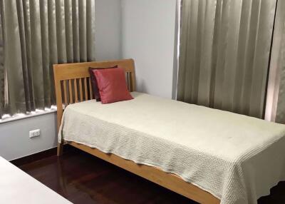 2 bed Condo in Baan Chan Khlong Tan Nuea Sub District C06793