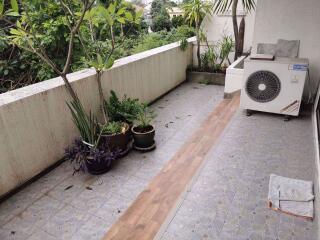 2 bed Duplex in Supalai Place Condominium Khlong Tan Nuea Sub District D05771