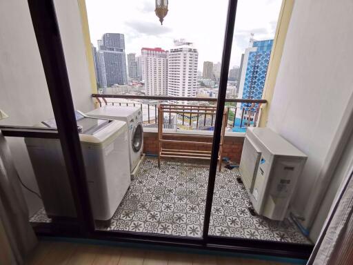 2 bed Condo in Grand Diamond Pratunam Ratchathewi District C06776